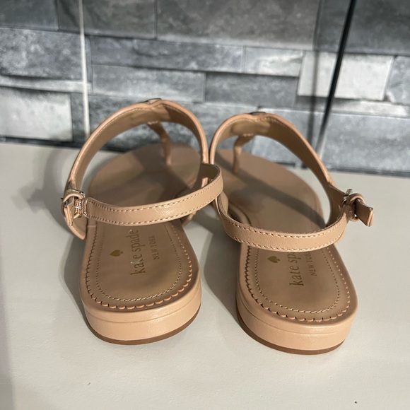 Kate Spade ♠️ New York Kendra T.Strap Thong Leather Sandals Light Fawn Tan - Picture 2 of 11